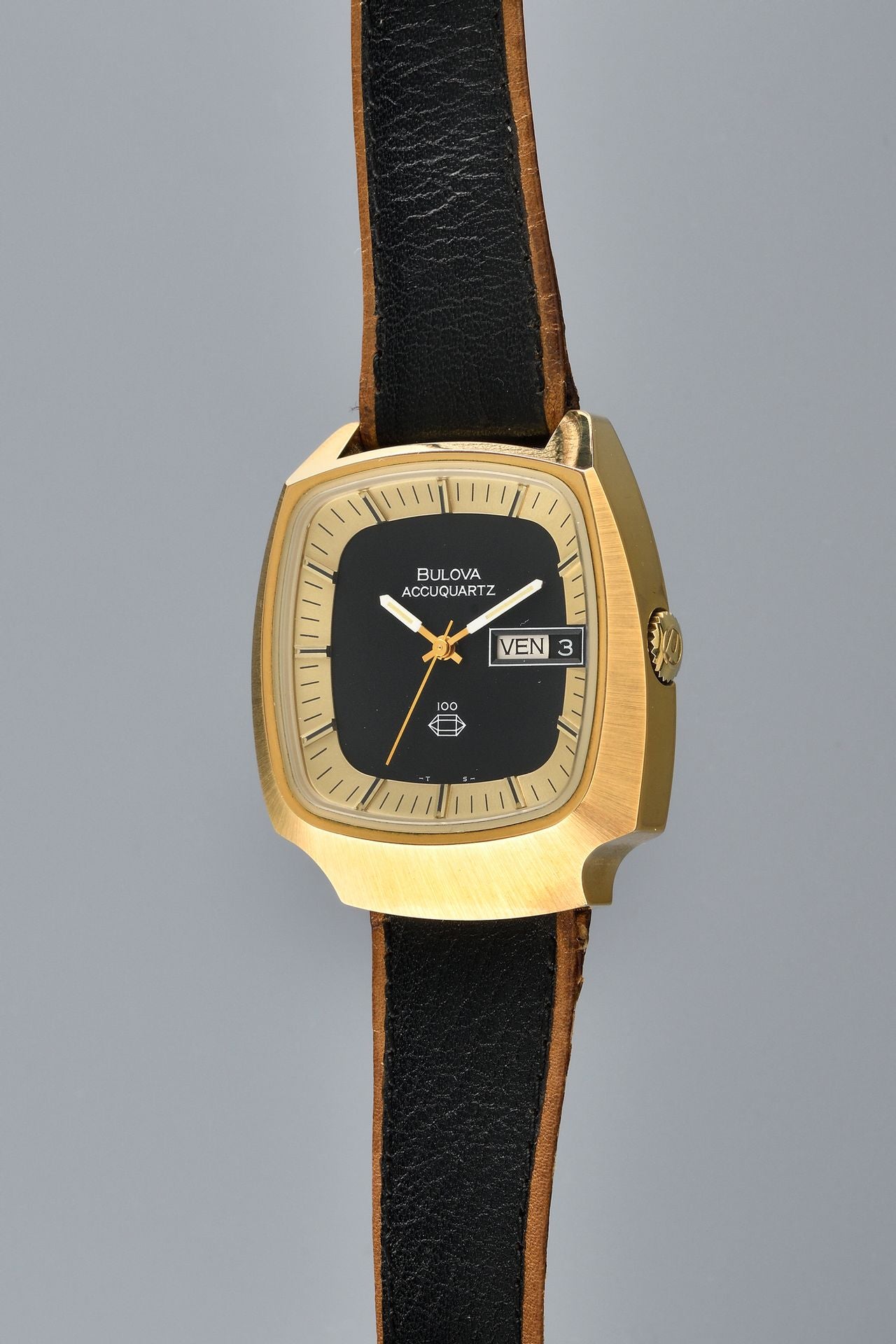 Montre BULOVA Accutron Vintage Un Classique des Annees 1975 avec Mou sobemasa